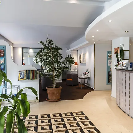 Western Astoria Hotel 3*