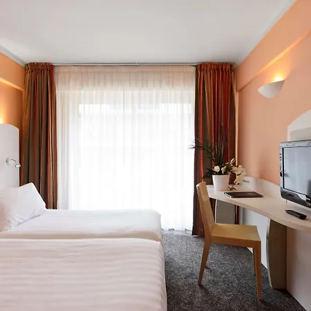 Western Astoria Szálloda 3*