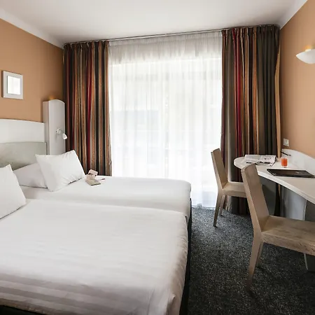 Western Astoria Szálloda 3*