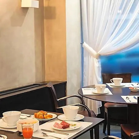 Western Astoria מלון 3*