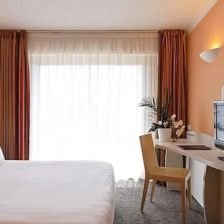 Western Astoria מלון 3*