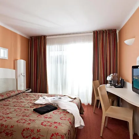 Western Astoria Szálloda 3*