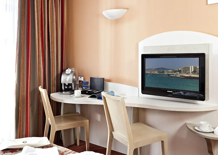 Western Astoria Hotel 3*