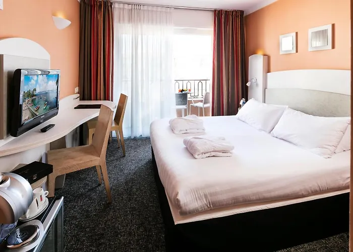 Western Astoria فندق